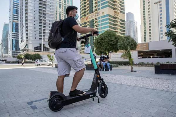 迪拜10个地区的居民将可以使用电动滑板车