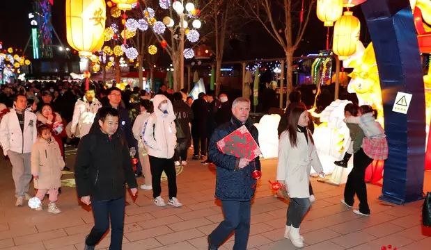 中东欧国家驻华使节代表团访津