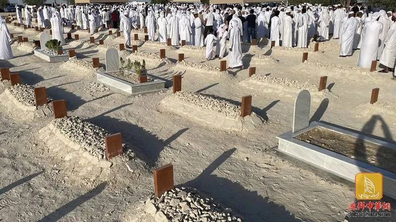为何近千名素不相识的阿联酋人参加葬礼