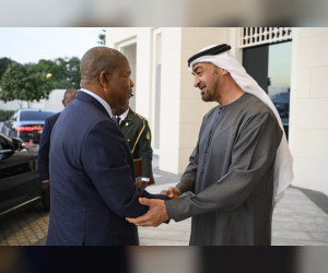 阿联酋总统与安哥拉总统审查推进关系的情况