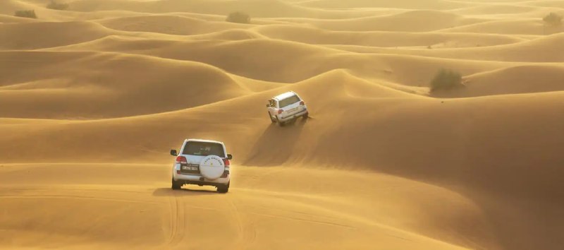 沙漠的正确打开方式：越野冲沙骑骆驼