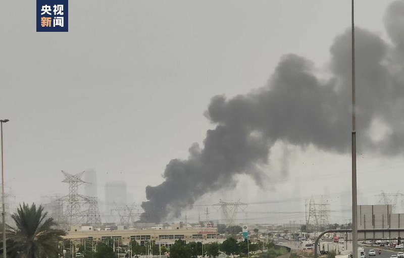 阿联酋迪拜一木材仓库发生火灾 暂无人员伤亡报告