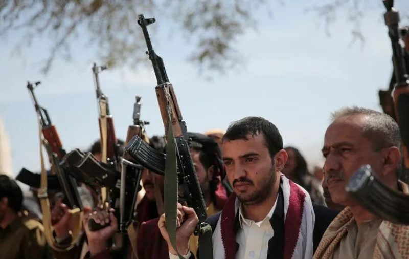 胡塞无人机袭击也门石油港口，警告外国石油公司将面临袭击风险