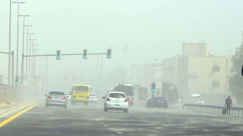 阿联酋天气：周五多尘预报；汞达到 45°C