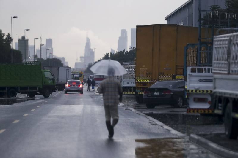 阿联酋天气：在沙尘暴的新警告中将有更多风雨