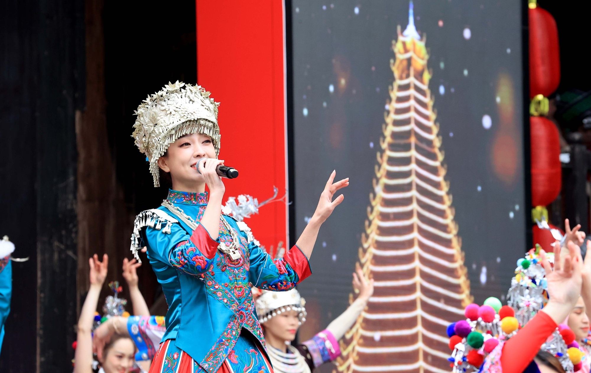 【央广时评·文化过大年②】“村晚”直播火出圈 乡土文化赋能乡村振兴