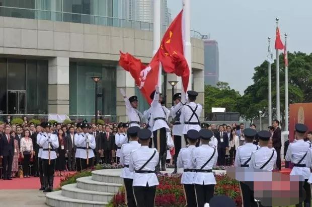 香港特区政府举行国庆74周年升旗仪式和酒会