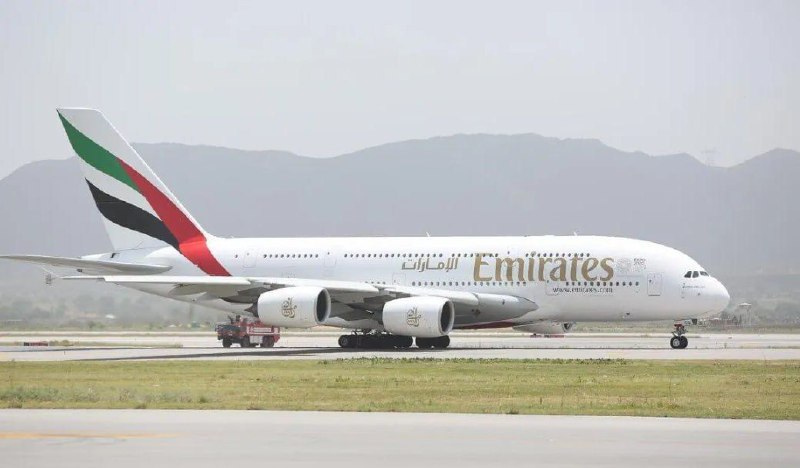 阿联酋航空从迪拜飞往台北的航班延误18个小时