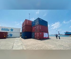 ERC向摩加迪沙派遣了一艘装载救援物资的船