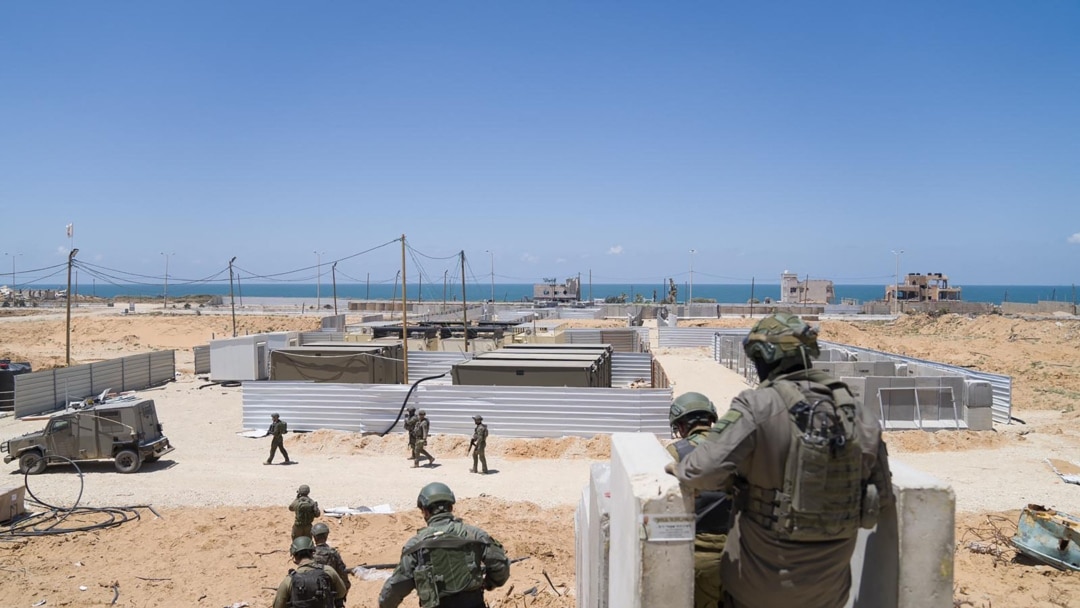 美军称加沙援助码头已固定在海岸