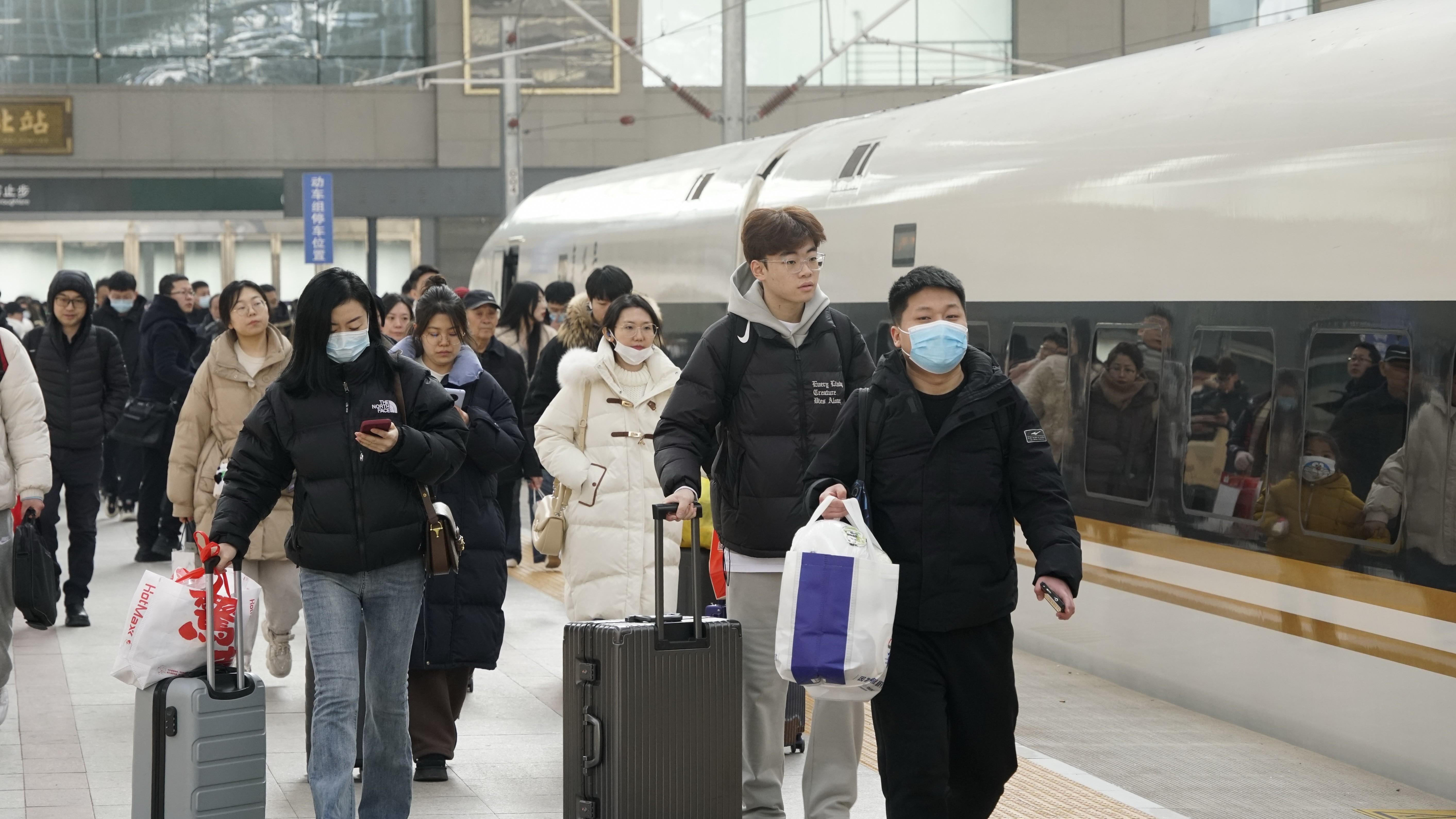 2月14日全国铁路预计发送旅客1420万人次