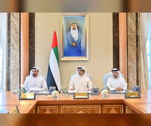 阿联酋部长级发展委员会由曼苏尔-本-扎耶德主持，审查了一些支持政府的倡议和立法。