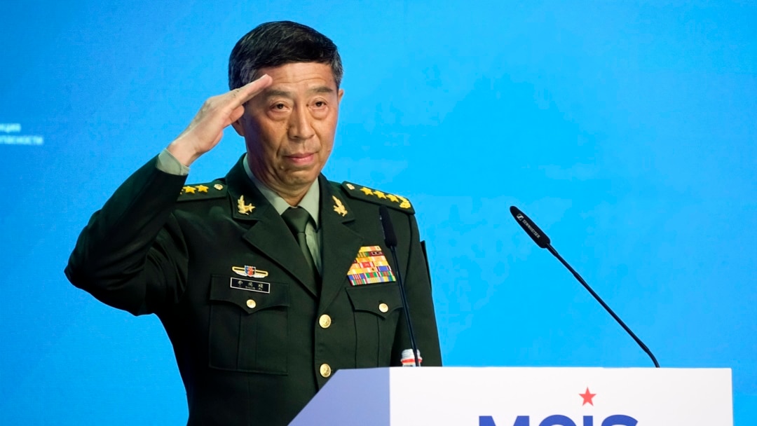 中共两任国防部长同一天被开除党籍军籍，习近平控制军队绝不手软