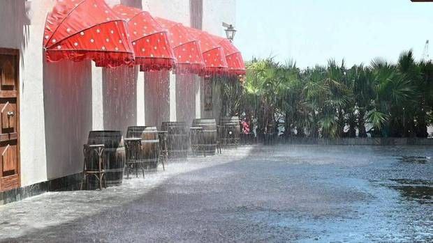 迪拜将迎来一条高科技“下雨街”，一年四季雨水不断