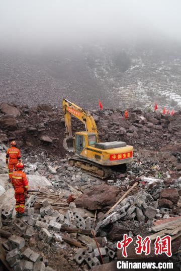 云南镇雄山体滑坡已致20人遇难24人失联