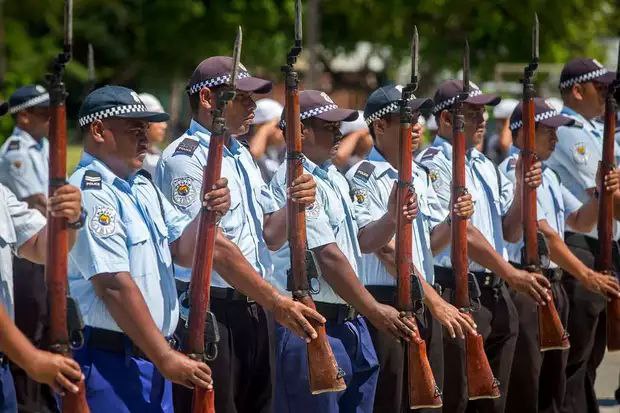 中国警察协助基里巴斯社区警务和数据库工作