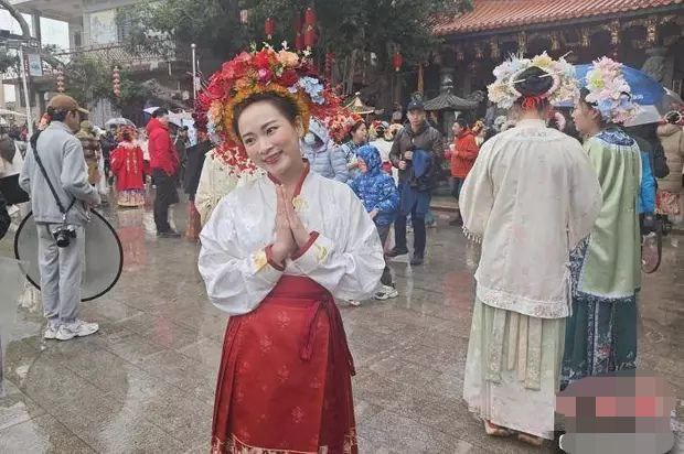 这里，有九日山祈风石刻等瑰宝；这里，有蟳埔簪花围、提线木偶戏以及一系列令人惊艳非遗技艺……这里，就是“东亚文化之都”——泉州。