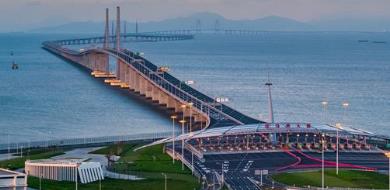 港珠澳大桥全年客车通车量创新高 港澳单牌车占比过半