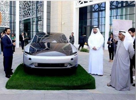 晒太阳就能跑？价值90万迪拉姆的太阳能汽车“光年0”在阿联酋沙迦推出